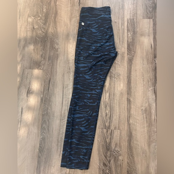 LikeNEW! Fabletics Tiger Print Athletic Leggings 🐯 - Picture 8 of 10